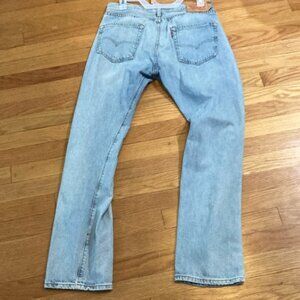 Levi’s 501 button fly straight leg jeans waist 32/ length 30